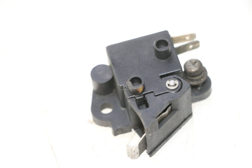 photo de BREMSLICHTSCHALTER LINKS HONDA FES PANTHEON 2T 125 (1998 - 2002) - Zoom auf Gebrauchszustand