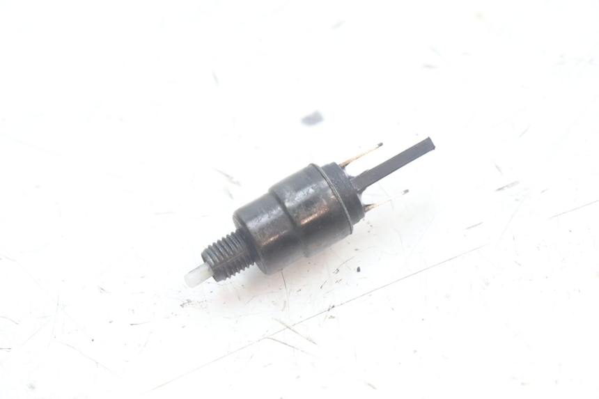 photo de BREMSLICHTSCHALTER LINKS PEUGEOT KISBEE 4T 50 (2010 - 2017) - Detailansicht des Bauteils