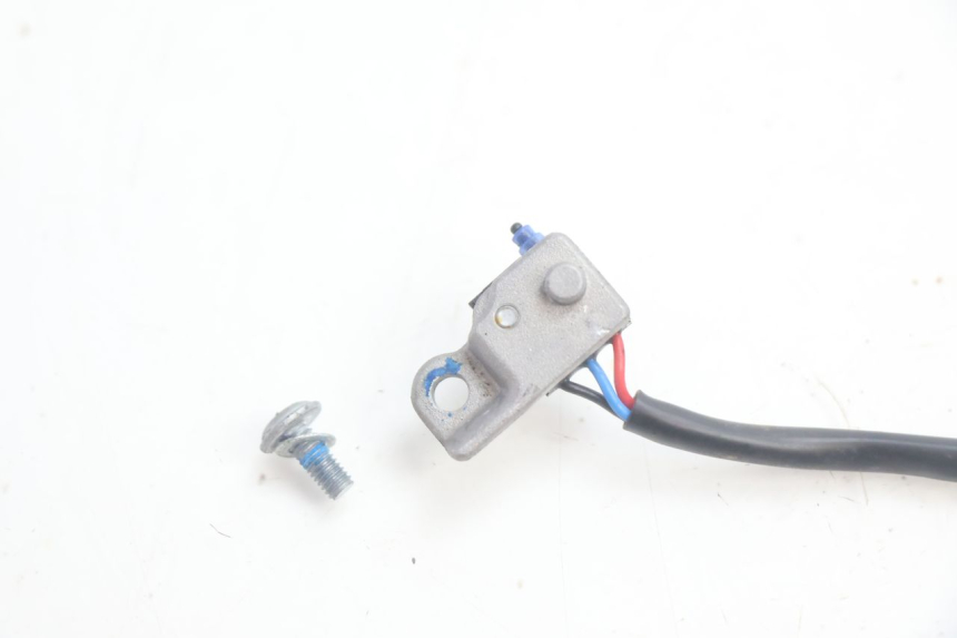 photo de BREMSLICHTSCHALTER LINKS PIAGGIO MP3 HPE 530 (2022 - 2026) - Detailansicht des Bauteils