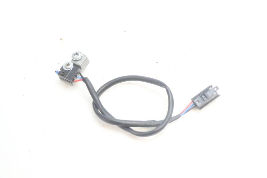 photo de BREMSLICHTSCHALTER LINKS PIAGGIO MP3 HPE 530 (2022 - 2026) - Zoom auf Gebrauchszustand