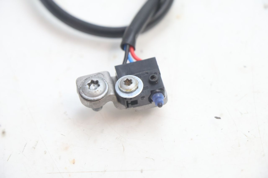 photo de BREMSLICHTSCHALTER LINKS PIAGGIO MP3 HPE 530 (2022 - 2026) - Technische Nahaufnahme