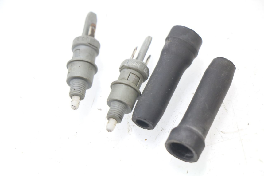 photo de BREMSLICHTSCHALTER PEUGEOT JET FORCE CARBU 50 (2003 - 2016) - Hauptansicht