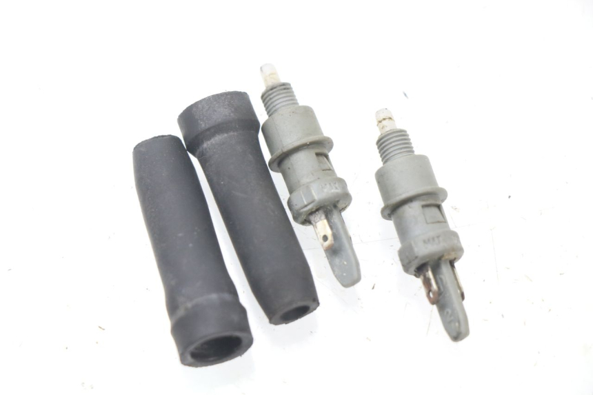 photo de BREMSLICHTSCHALTER PEUGEOT JET FORCE CARBU 50 (2003 - 2016) - Detailansicht des Bauteils