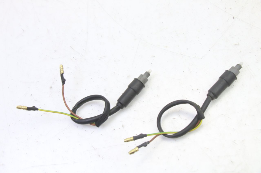 photo de BREMSLICHTSCHALTER YAMAHA JOG R 50 (2004 - 2014) - Technische Nahaufnahme