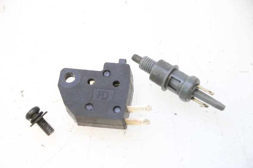 photo de BREMSLICHTSCHALTER PEUGEOT KISBEE 4T 50 (2023 - 2026) - Detailansicht des Bauteils