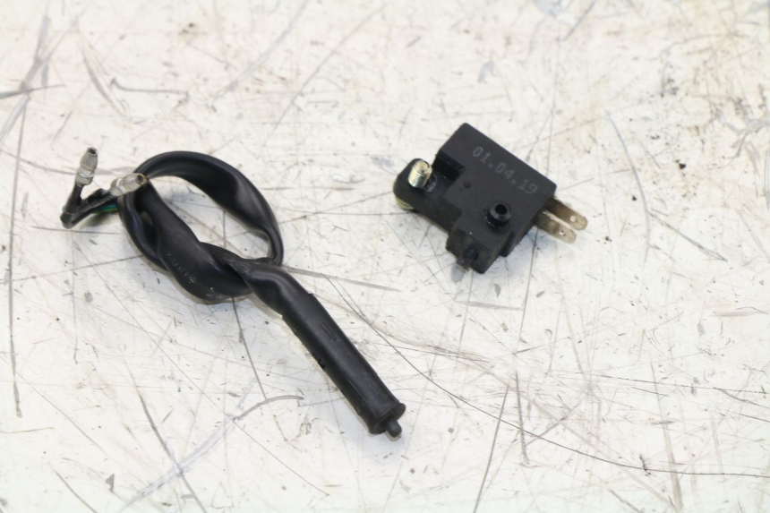 photo de BREMSLICHTSCHALTER KYMCO AGILITY RS 4T 50 (2009 - 2013) - Hauptansicht