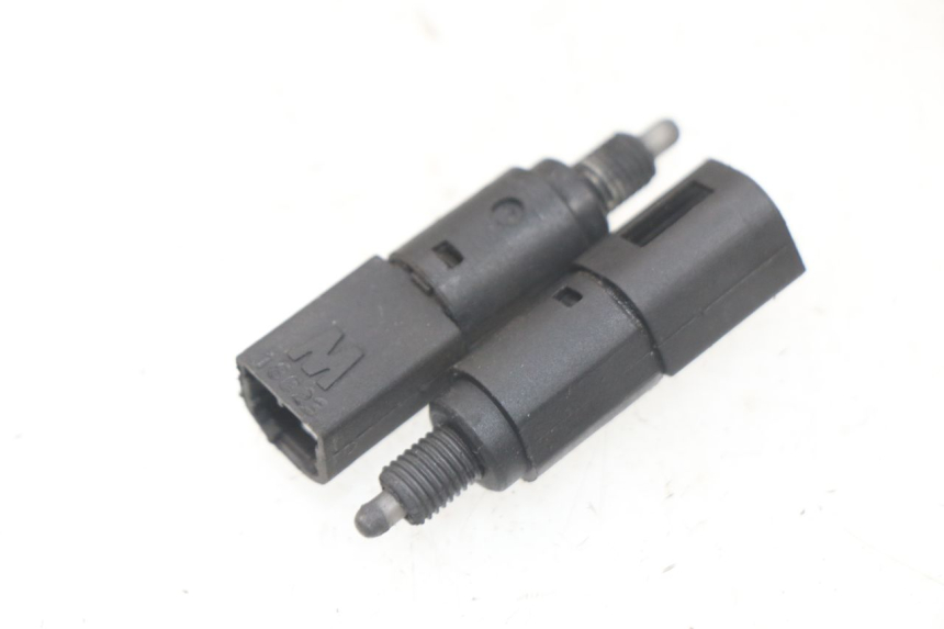 photo de BREMSLICHTSCHALTER PIAGGIO LIBERTY 4T 50 (2009 - 2015) - Hauptansicht