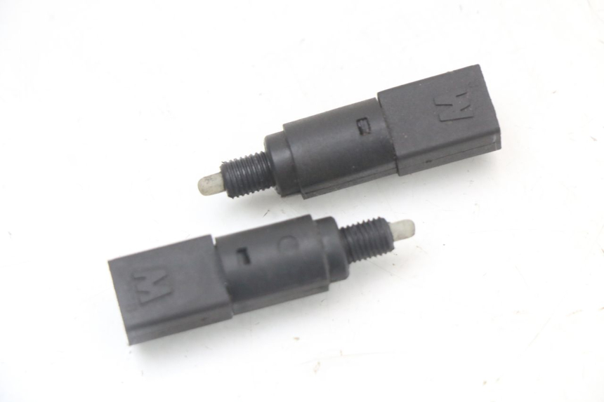 photo de BREMSLICHTSCHALTER PIAGGIO LIBERTY 4T 50 (2004 - 2008) - Detailansicht des Bauteils