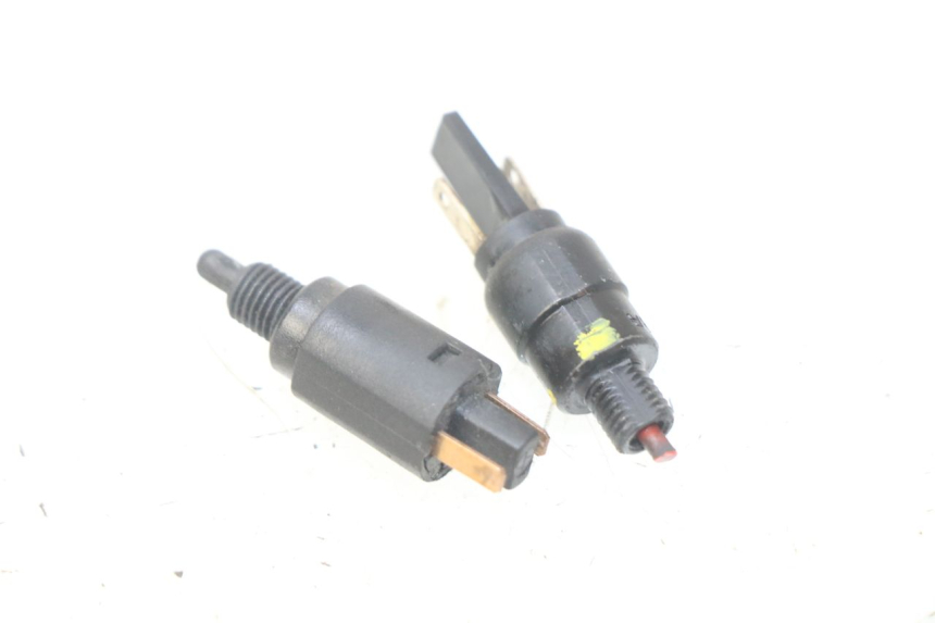 photo de BREMSLICHTSCHALTER PIAGGIO LIBERTY IGET S 125 (2016 - 2020) - Detailansicht des Bauteils