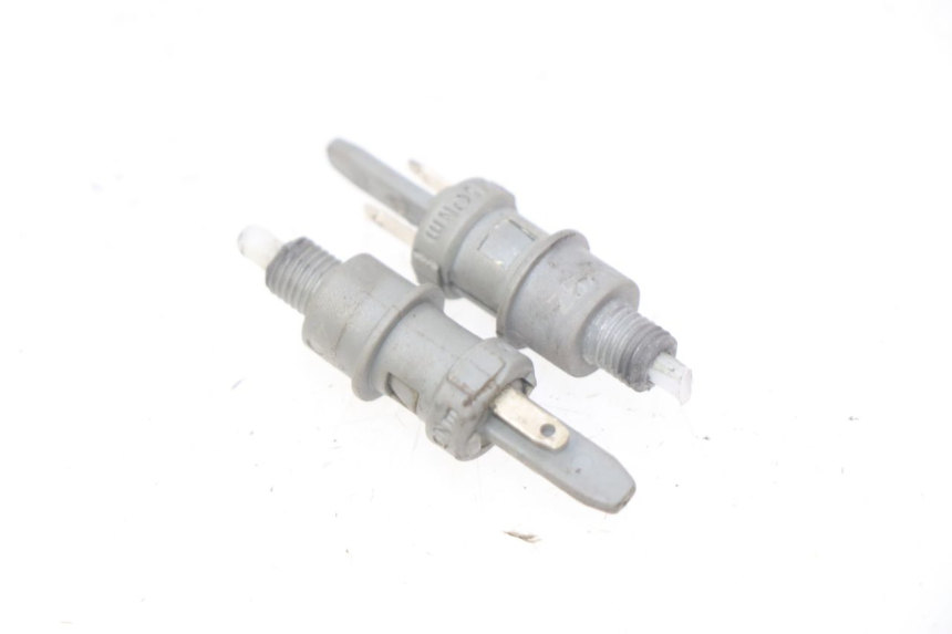 photo de BREMSLICHTSCHALTER PEUGEOT LUDIX 2 PRO 4T 50 (2008 - 2013) - Detailansicht des Bauteils