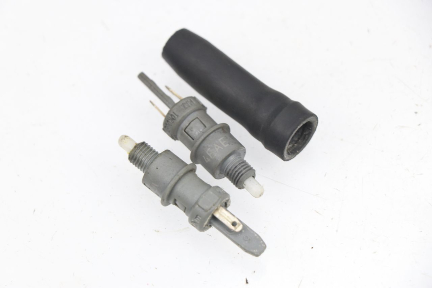 photo de STOP-LICHTSCHALTER PEUGEOT LUDIX 50 (2005 - 2007) - Detailansicht des Bauteils