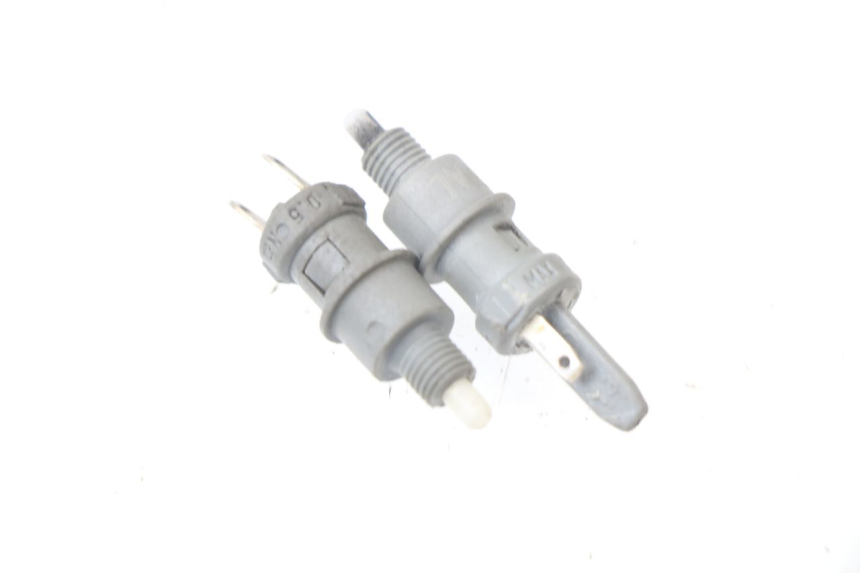 photo de BREMSLICHTSCHALTER PEUGEOT LUDIX 50 (2008 - 2017) - Hauptansicht