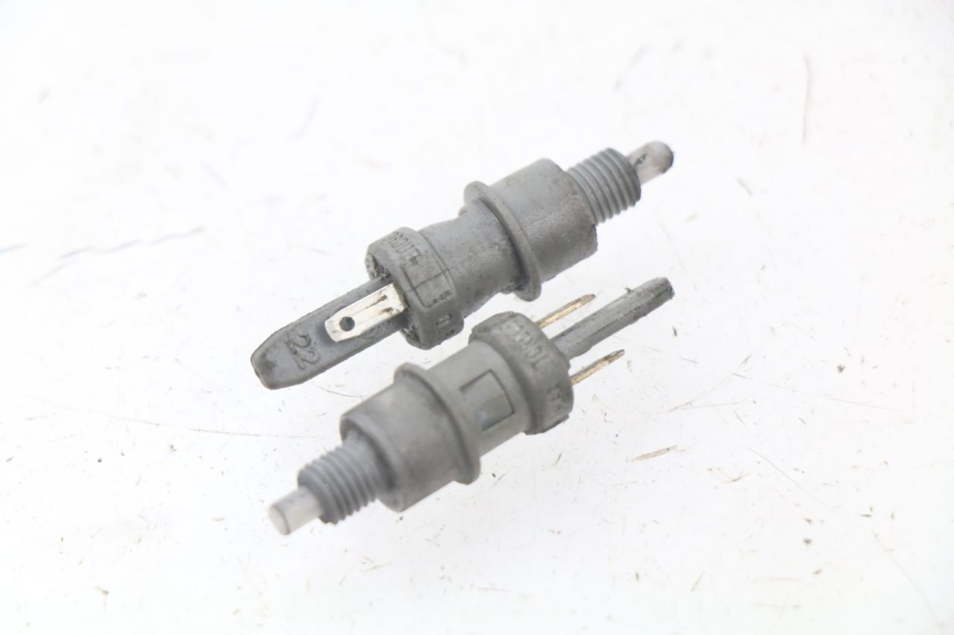 photo de BREMSLICHTSCHALTER PEUGEOT LUDIX 50 (2008 - 2017) - Detailansicht des Bauteils