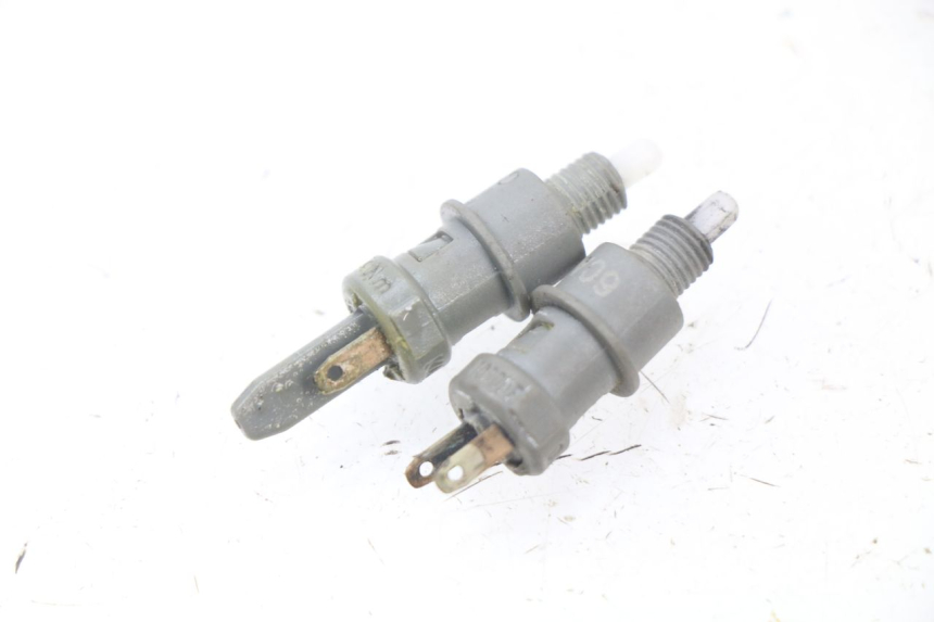 photo de BREMSLICHTSCHALTER PEUGEOT LUDIX 50 (2008 - 2017) - Detailansicht des Bauteils