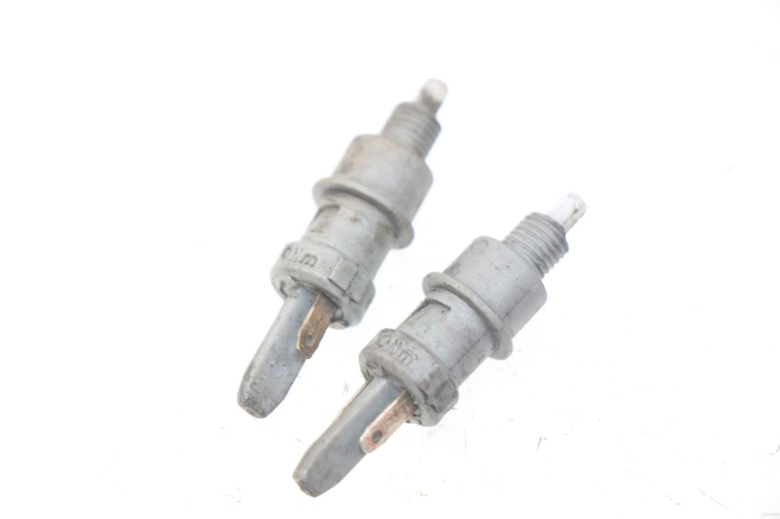 photo de STOP-LICHTSCHALTER PEUGEOT LUDIX 50 (2005 - 2007) - Detailansicht des Bauteils