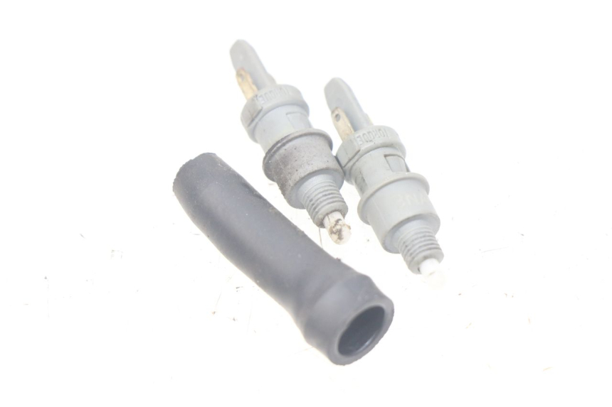 photo de STOP-LICHTSCHALTER PEUGEOT LUDIX 50 (2005 - 2007) - Detailansicht des Bauteils