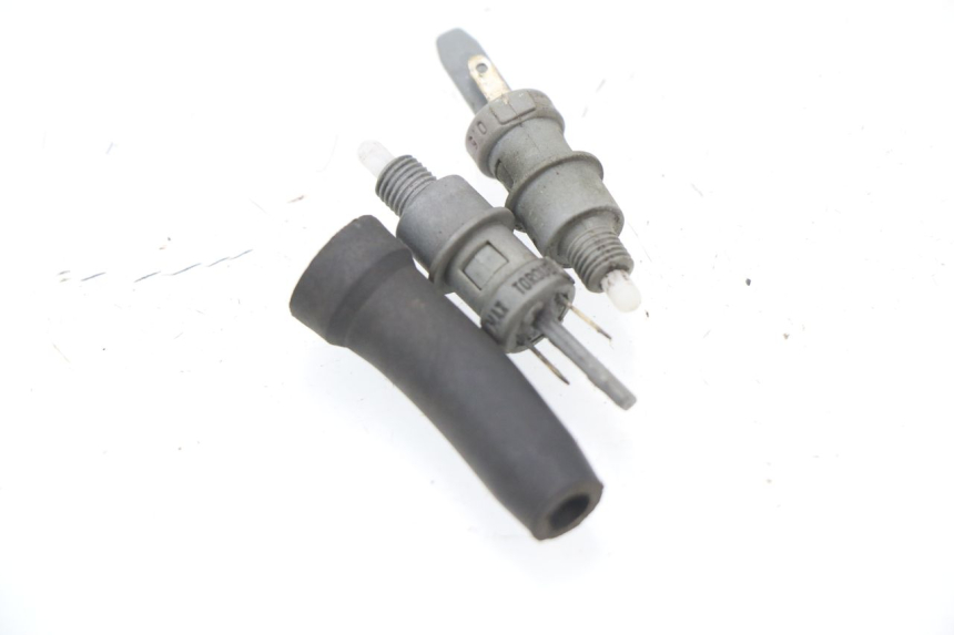 photo de BREMSLICHTSCHALTER PEUGEOT LUDIX ONE 50 (2005 - 2008) - Detailansicht des Bauteils