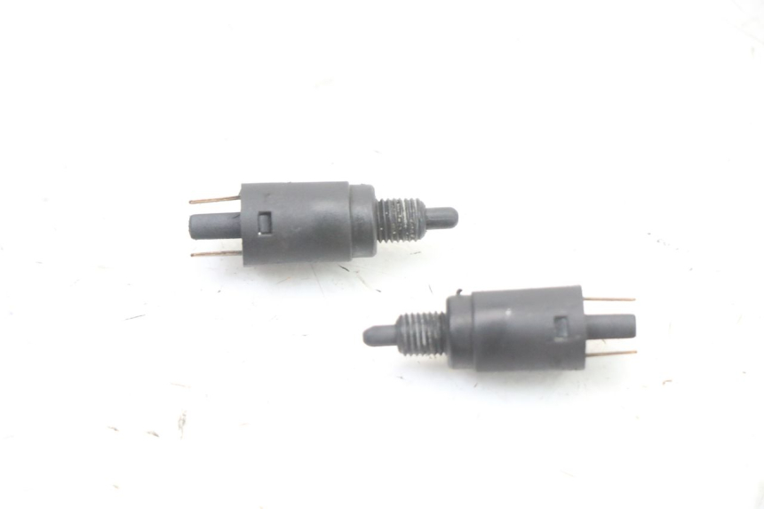 photo de BREMSLICHTSCHALTER MBK BOOSTER NEXT GENERATION 50 (1995 - 1998) - Zoom auf Gebrauchszustand