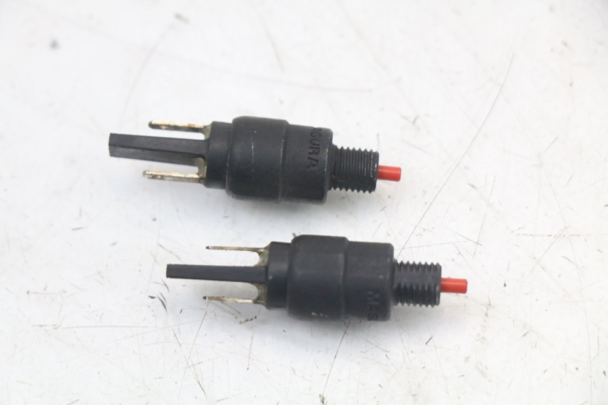 photo de BREMSLICHTSCHALTER PIAGGIO MP3 HPE 350 (2018 - 2020) - Zoom auf Gebrauchszustand