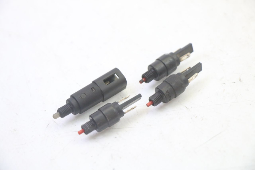 photo de BREMSLICHTSCHALTER PIAGGIO MP3 LT 300 (2010 - 2016) - Detailansicht des Bauteils