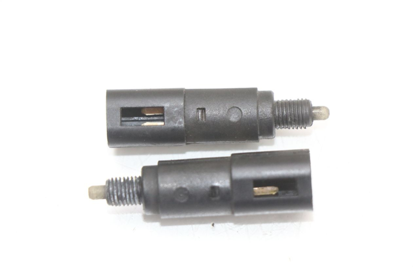 photo de BREMSLICHTSCHALTER PIAGGIO MP3 125 (2006 - 2014) - Hauptansicht