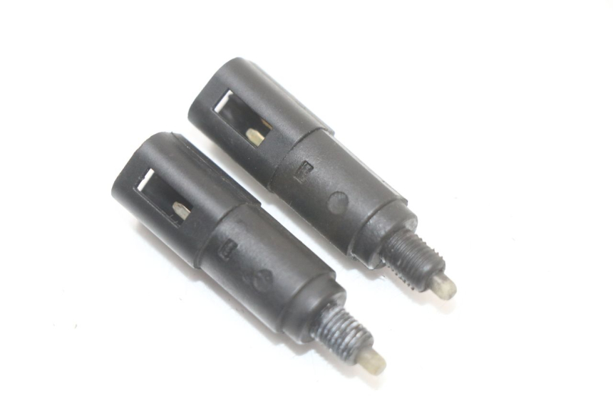 photo de BREMSLICHTSCHALTER PIAGGIO MP3 125 (2006 - 2014) - Zoom auf Gebrauchszustand