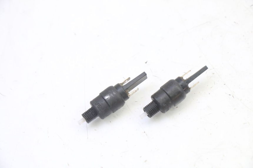 photo de BREMSLICHTSCHALTER PIAGGIO MP3 RL 250 (2006 - 2010) - Hauptansicht