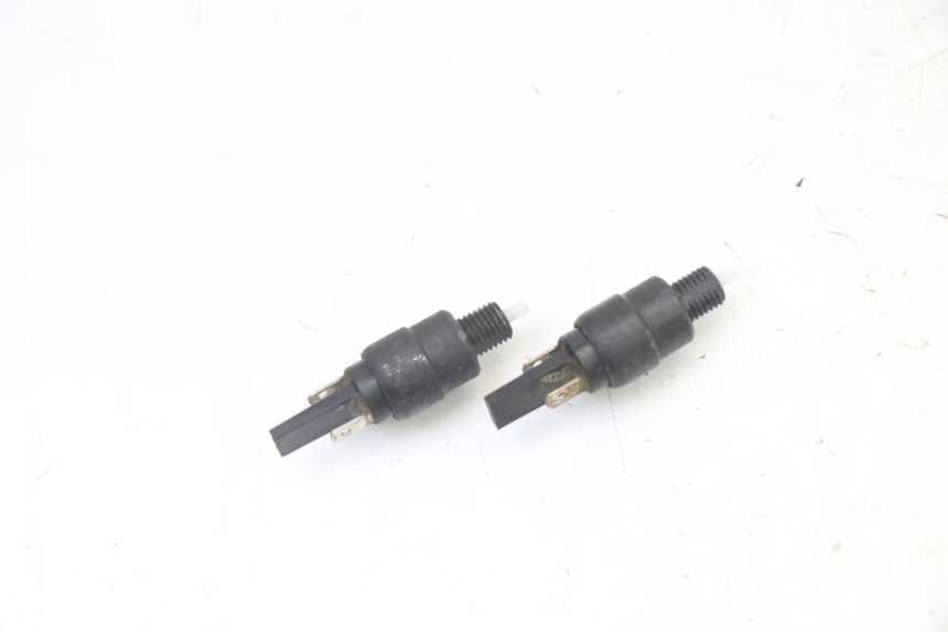 photo de BREMSLICHTSCHALTER PIAGGIO MP3 RL 250 (2006 - 2010) - Zoom auf Gebrauchszustand