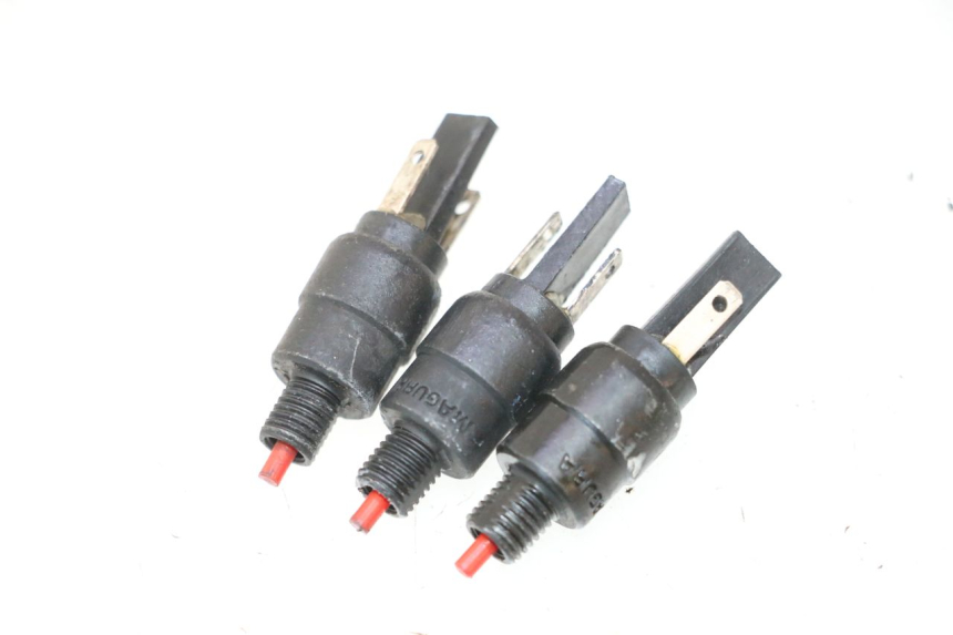 photo de BREMSLICHTSCHALTER PIAGGIO MP3 500 (2016 - 2018) - Hauptansicht