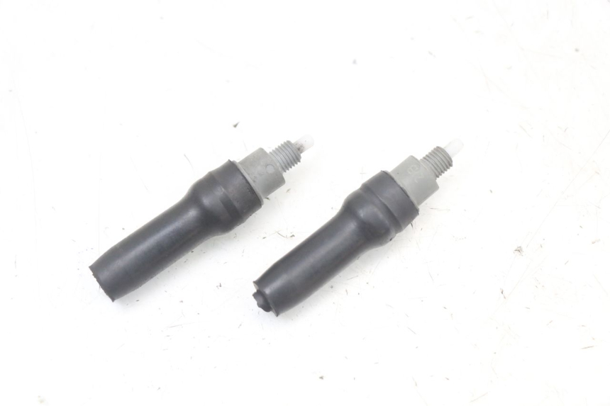 photo de BREMSLICHTSCHALTER PEUGEOT ELYSTAR 50 (2002 - 2014) - Zoom auf Gebrauchszustand