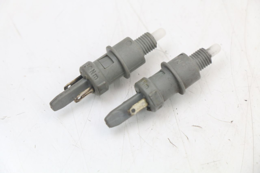 photo de STOP-LICHTSCHALTER PEUGEOT LUDIX 50 (2005 - 2007) - Zoom auf Gebrauchszustand