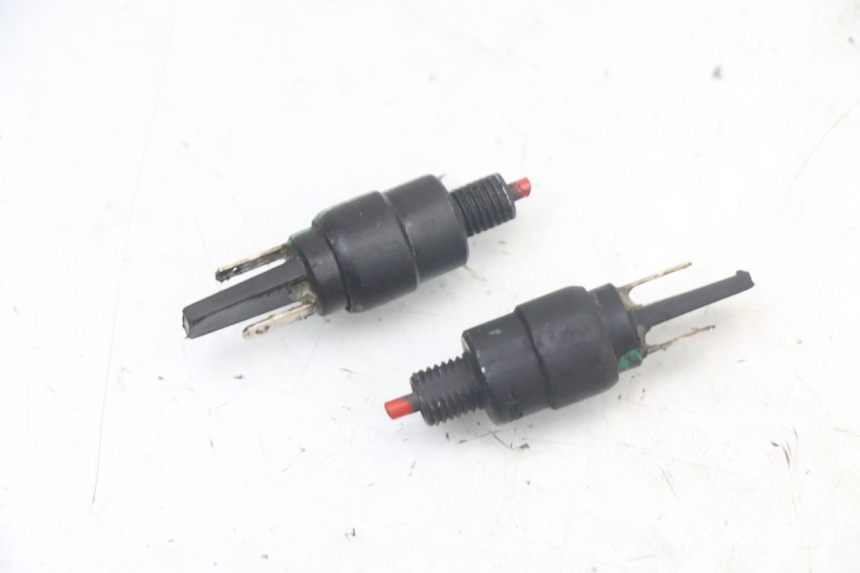 photo de BREMSLICHTSCHALTER PIAGGIO LIBERTY IGET 4T 50 (2021 - 2025) - Detailansicht des Bauteils