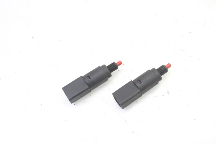 photo de BREMSLICHTSCHALTER GILERA RUNNER SL 50 (2006 - 2009) - Zoom auf Gebrauchszustand