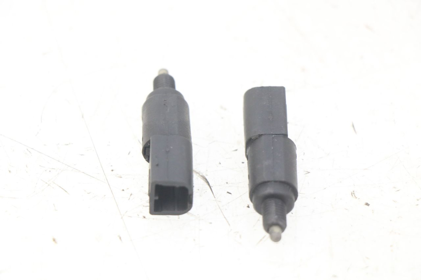 photo de BREMSLICHTSCHALTER GILERA RUNNER SP 50 (2009 - 2017) - Detailansicht des Bauteils