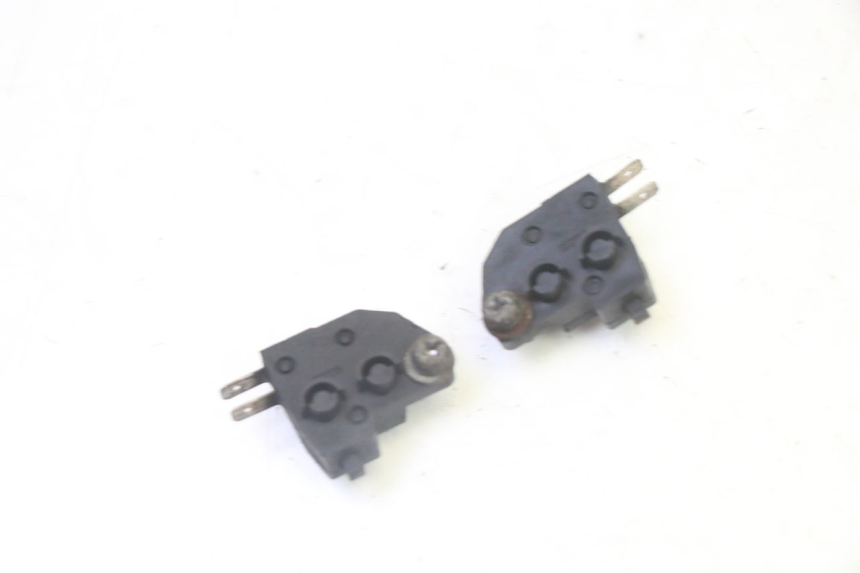 photo de BREMSLICHTSCHALTER PEUGEOT SATELIS 125 (2013 - 2018) - Detailansicht des Bauteils