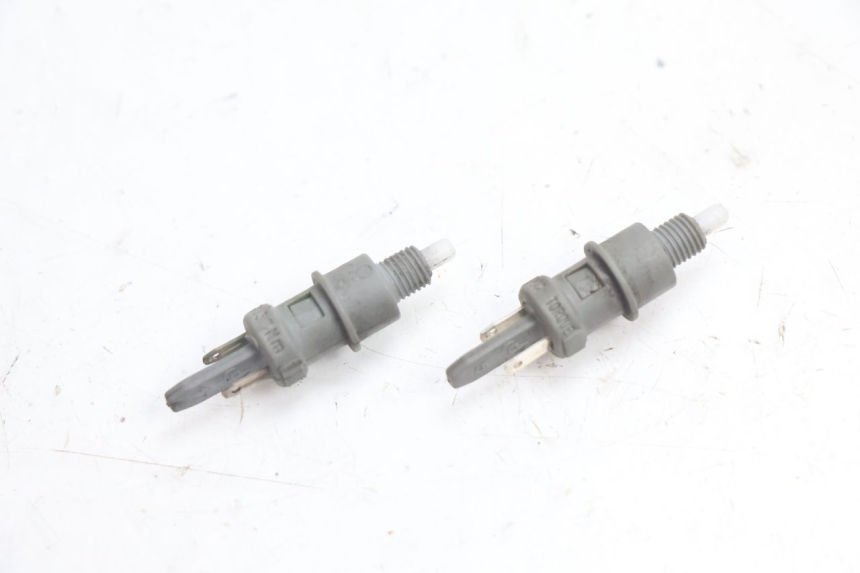 photo de BREMSLICHTSCHALTER PEUGEOT SPEEDFIGHT 2 AC 50 (2000 - 2009) - Detailansicht des Bauteils