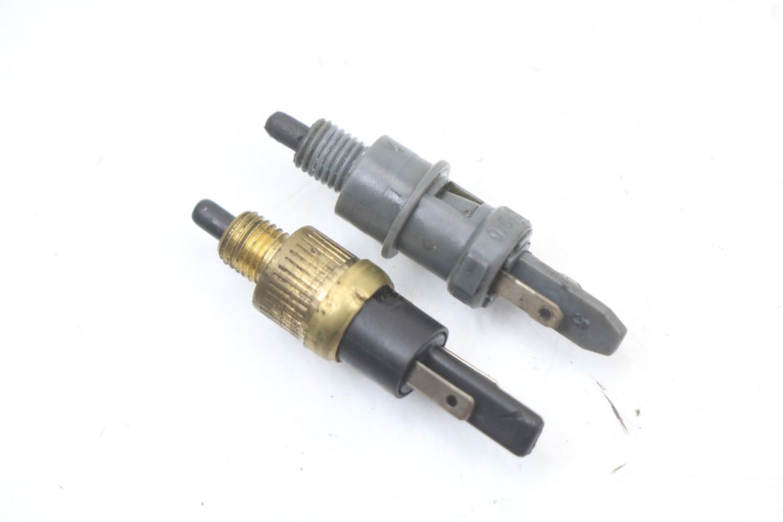 photo de BREMSLICHTSCHALTER PEUGEOT STREETZONE I 2T 50 (2018 - 2020) - Detailansicht des Bauteils