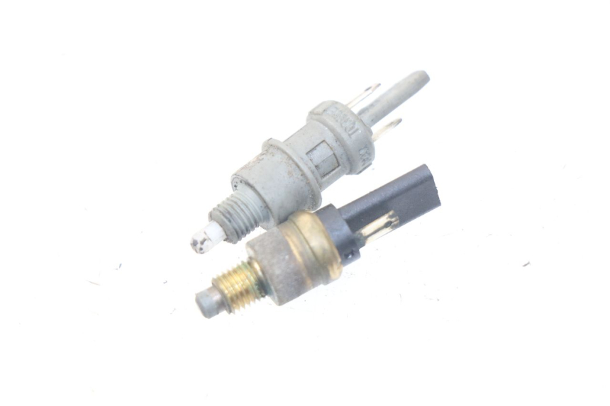 photo de BREMSLICHTSCHALTER PEUGEOT SV 80 (1993 - 1997) - Detailansicht des Bauteils