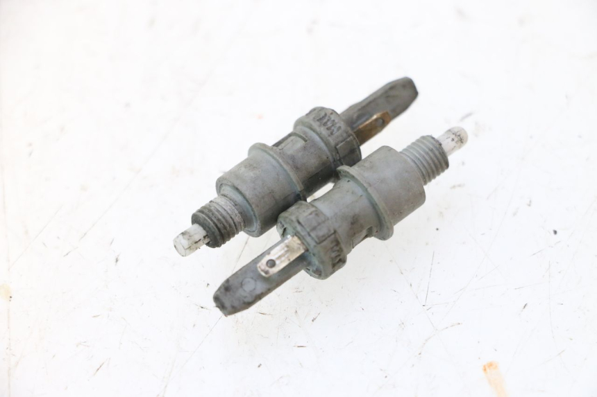 photo de BREMSLICHTSCHALTER PEUGEOT TREKKER TKR 50 (2005 - 2014) - Hauptansicht