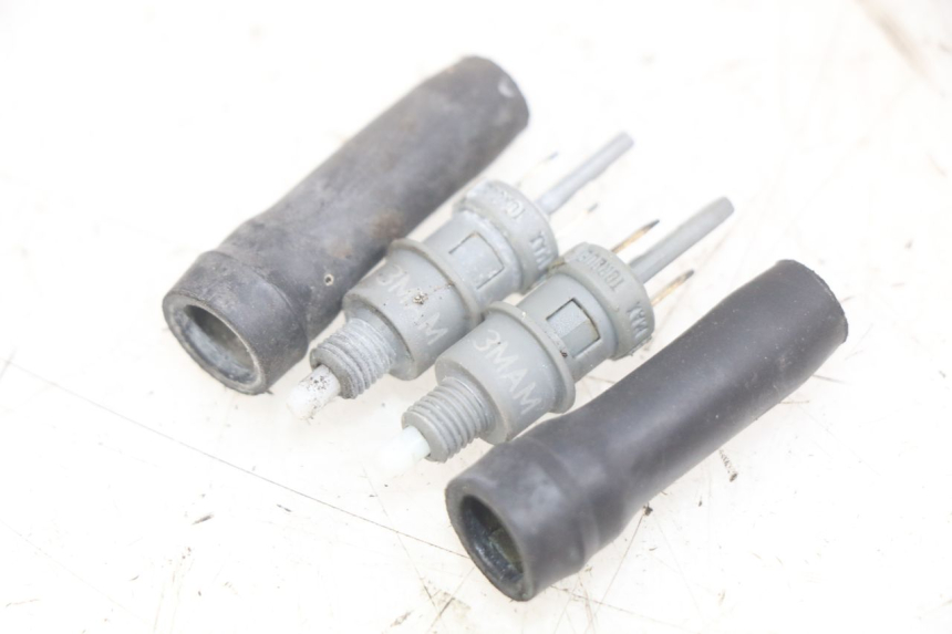 photo de BREMSLICHTSCHALTER PEUGEOT TREKKER 50 (1998 - 2004) - Hauptansicht