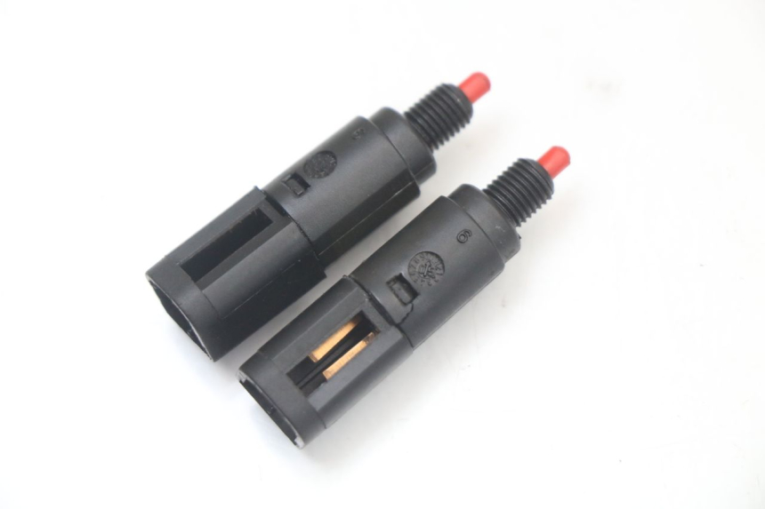 photo de BREMSLICHTSCHALTER PIAGGIO VESPA LX 125 (2005 - 2010) - Detailansicht des Bauteils