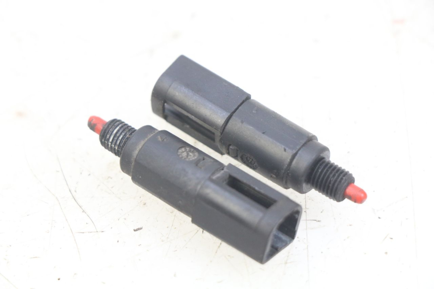 photo de BREMSLICHTSCHALTER PIAGGIO VESPA S 2T 50 (2007 - 2014) - Hauptansicht