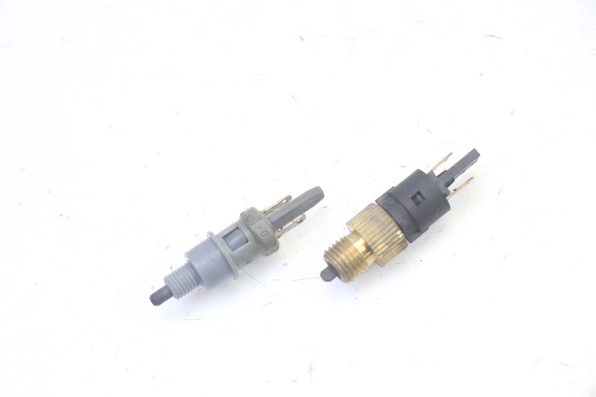 photo de BREMSLICHTSCHALTER PEUGEOT VIVACITY NEW 4T 50 (2008 - 2017) - Hauptansicht