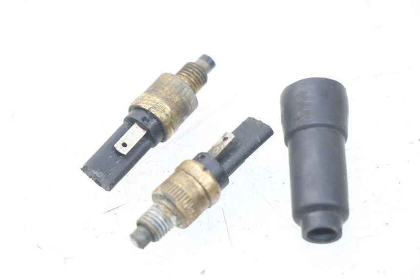 photo de BREMSLICHTSCHALTER PEUGEOT VIVACITY 100 (1999 - 2008) - Detailansicht des Bauteils