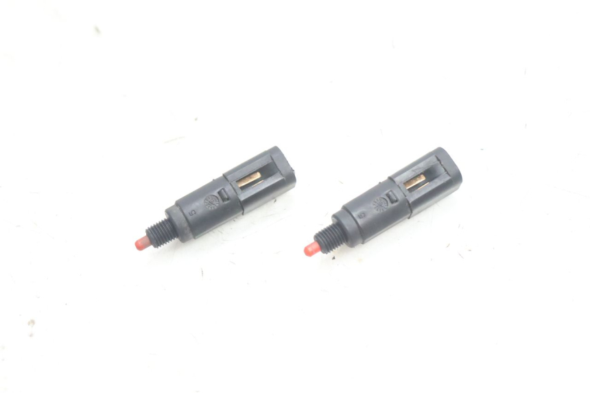 photo de BREMSLICHTSCHALTER PIAGGIO X8 STREET 125 (2006 - 2007) - Hauptansicht