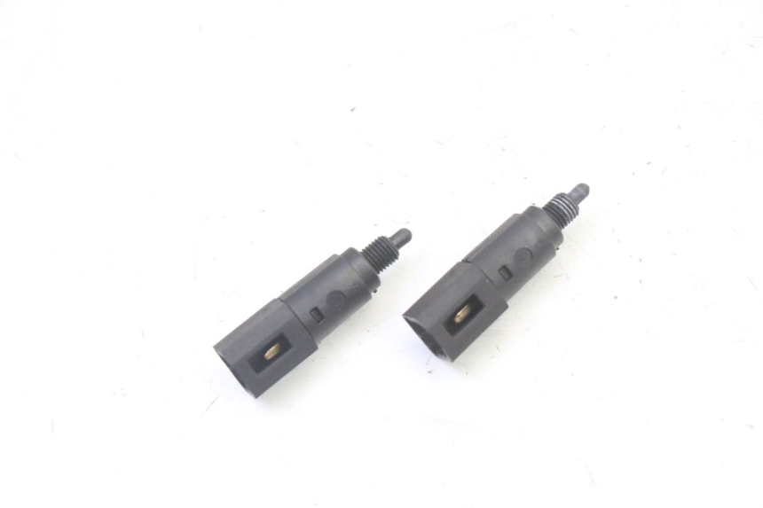 photo de BREMSLICHTSCHALTER PIAGGIO X9 EVOLUTION 125 (2003 - 2007) - Detailansicht des Bauteils