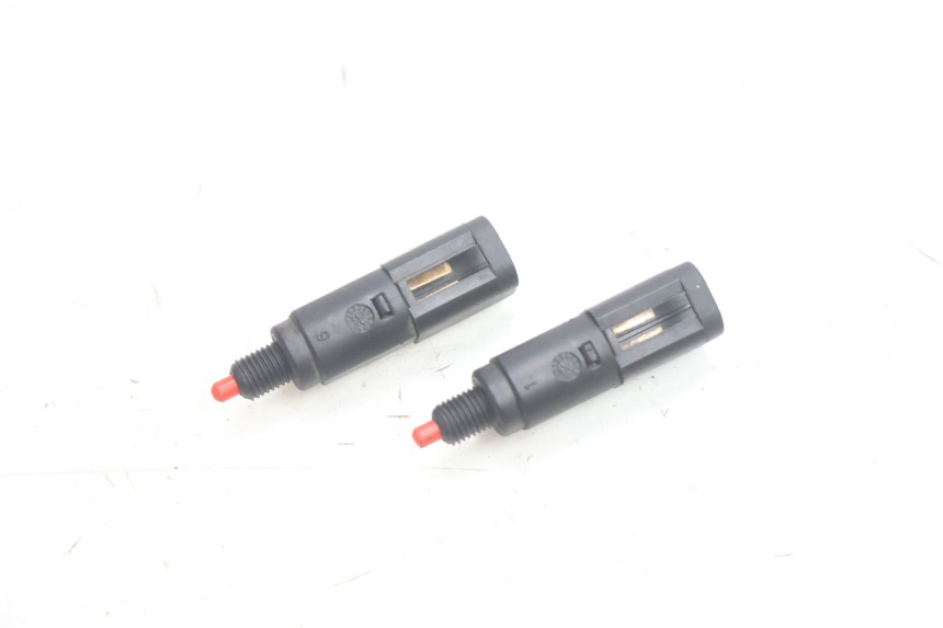 photo de BREMSLICHTSCHALTER PIAGGIO X9 EVOLUTION 125 (2003 - 2007) - Hauptansicht