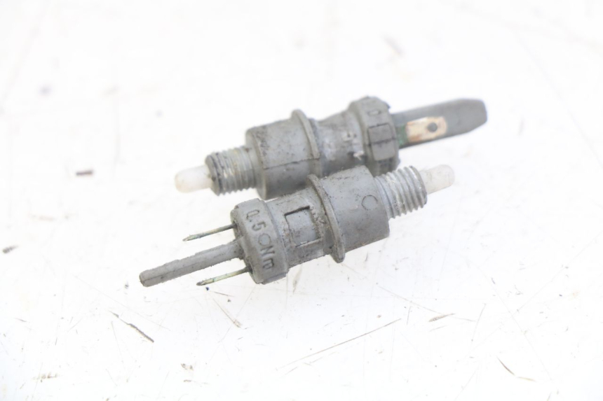 photo de BREMSLICHTSCHALTER PIAGGIO X9 125 (2000 - 2003) - Hauptansicht