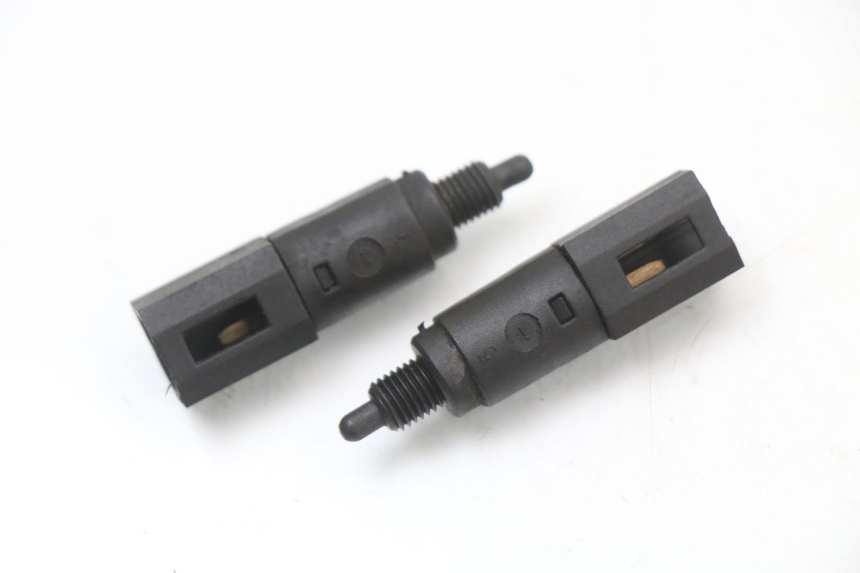 photo de BREMSLICHTSCHALTER PIAGGIO X9 125 (2000 - 2003) - Hauptansicht