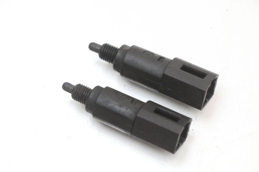 photo de BREMSLICHTSCHALTER PIAGGIO X9 125 (2000 - 2003) - Zoom auf Gebrauchszustand